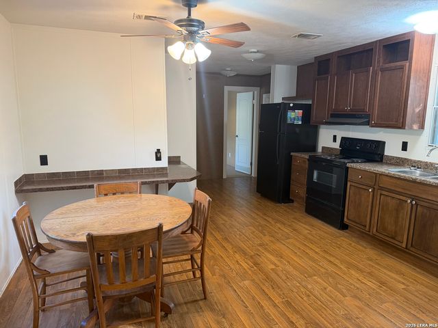 901 TONKAWA CIR, New Braunfels, TX 78130