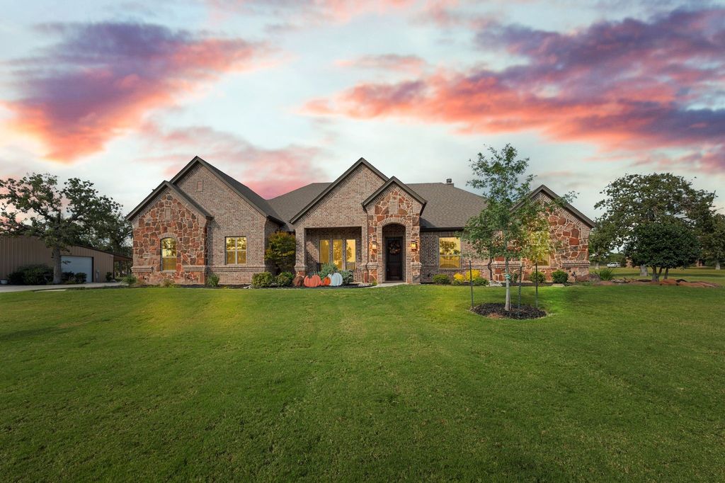 141 Mission Oak Trail, Decatur, TX 76234