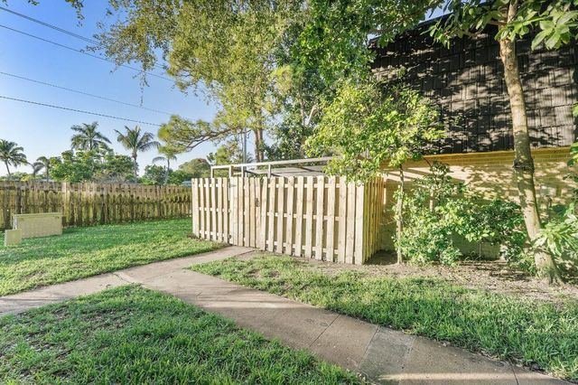 291 Woodland Road, Palm Springs, FL 33461