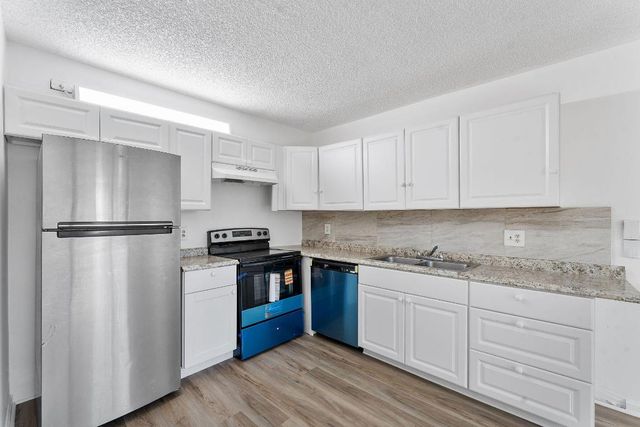 291 Woodland Road, Palm Springs, FL 33461