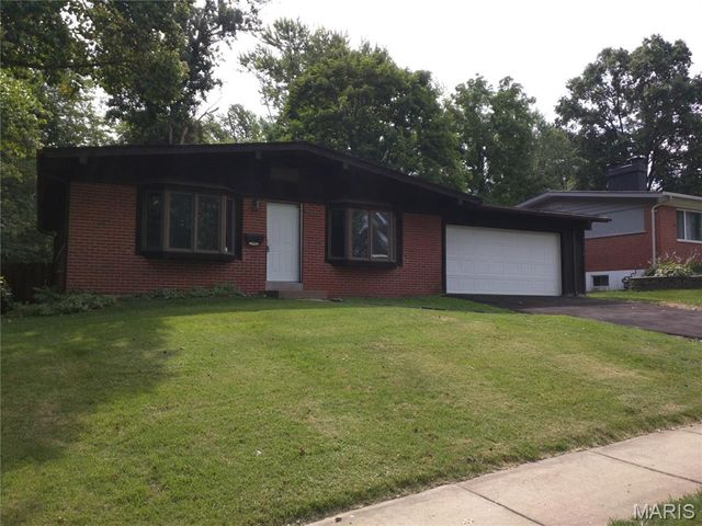 600 Pimlico Drive, Florissant, MO 63033