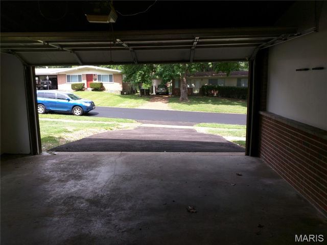 600 Pimlico Drive, Florissant, MO 63033