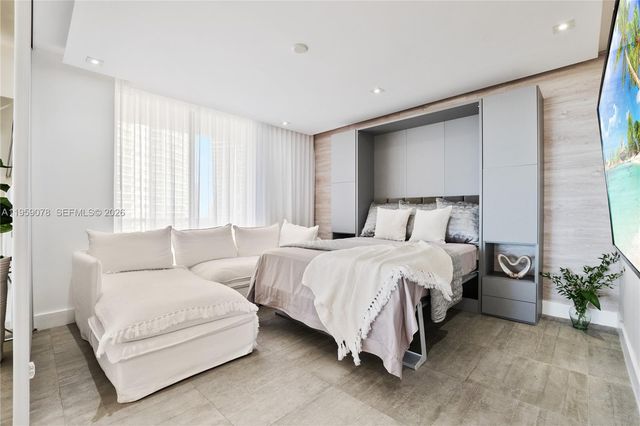 20281 E Country Club Dr 808, Aventura, FL 33180