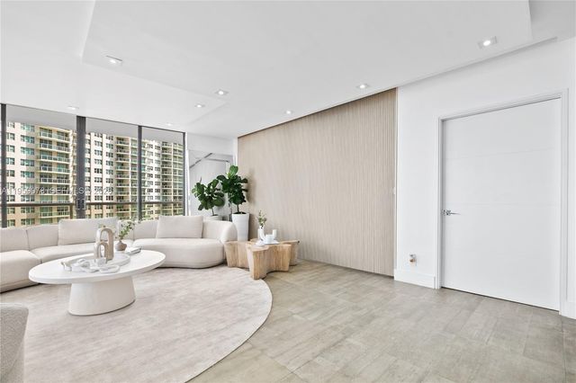 20281 E Country Club Dr 808, Aventura, FL 33180