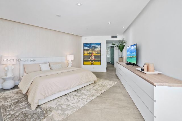 20281 E Country Club Dr 808, Aventura, FL 33180