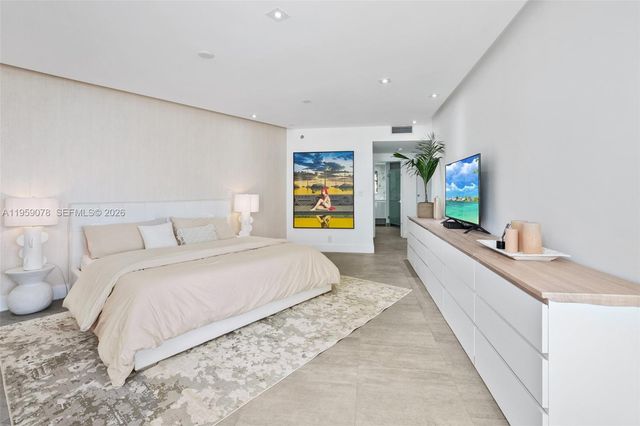 20281 E Country Club Dr 808, Aventura, FL 33180