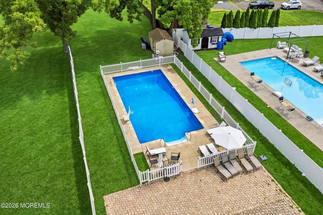 370 W Park Avenue, Oakhurst, NJ 07755