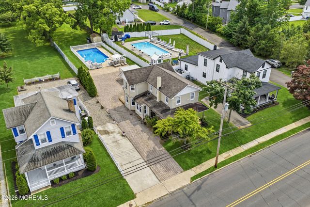 370 W Park Avenue, Oakhurst, NJ 07755