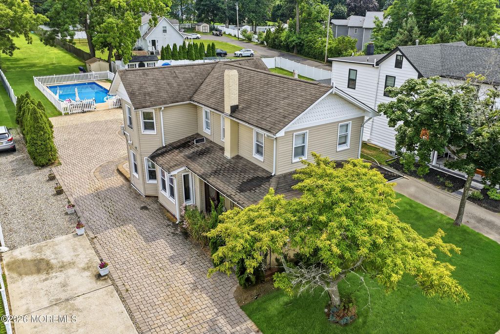 370 W Park Avenue, Oakhurst, NJ 07755