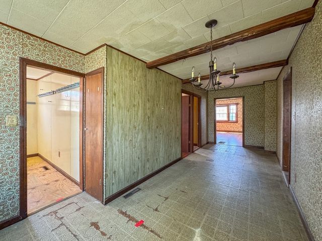 8 Tucker Ave, Tiverton, RI 02878