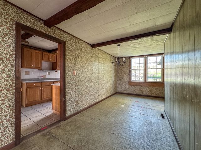 8 Tucker Ave, Tiverton, RI 02878