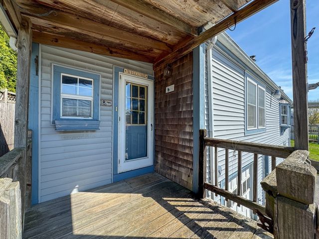 8 Tucker Ave, Tiverton, RI 02878