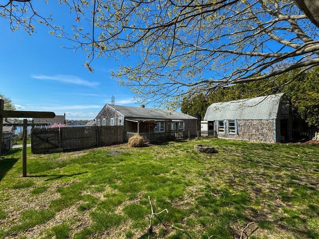 8 Tucker Ave, Tiverton, RI 02878