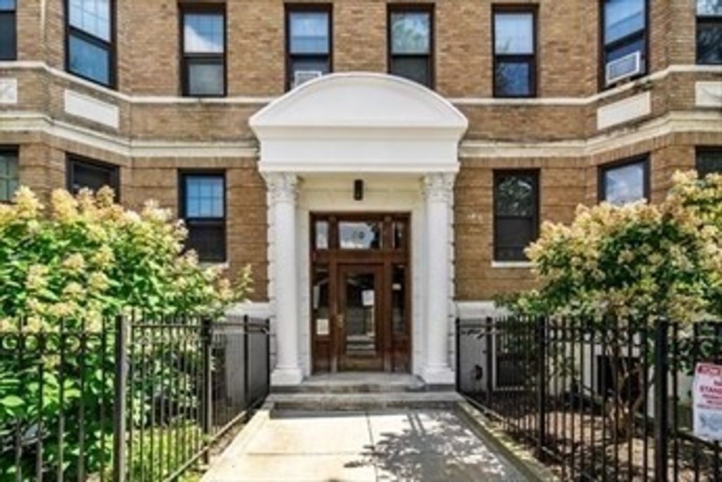 60 Queensberry 2, Boston, MA 02215