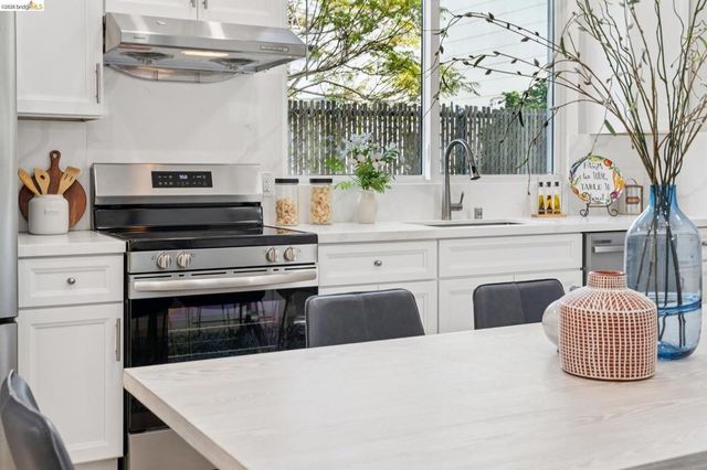 606 606 Masonic Ave, Albany, CA 94706