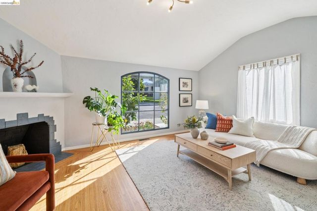 606 606 Masonic Ave, Albany, CA 94706