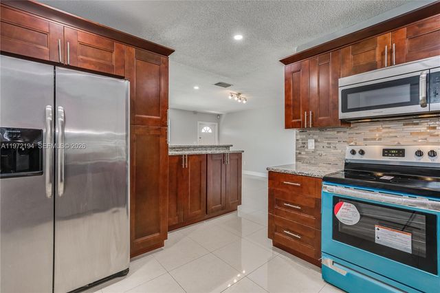 2620 NW 83rd Ave A, Sunrise, FL 33322