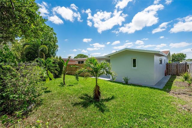 2620 NW 83rd Ave A, Sunrise, FL 33322