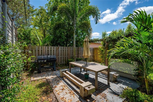 2620 NW 83rd Ave A, Sunrise, FL 33322