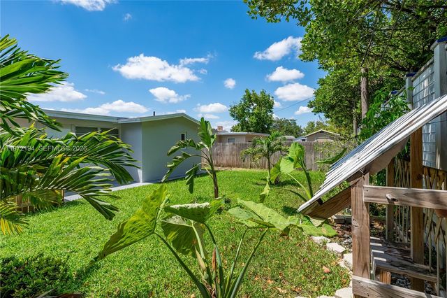 2620 NW 83rd Ave A, Sunrise, FL 33322