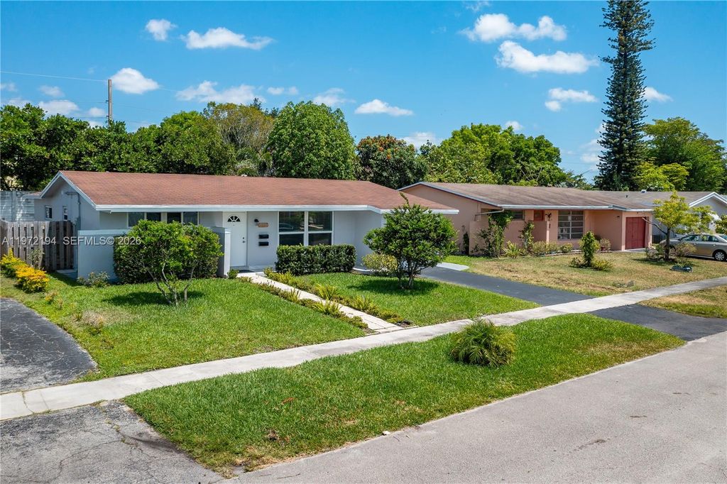 2620 NW 83rd Ave A, Sunrise, FL 33322