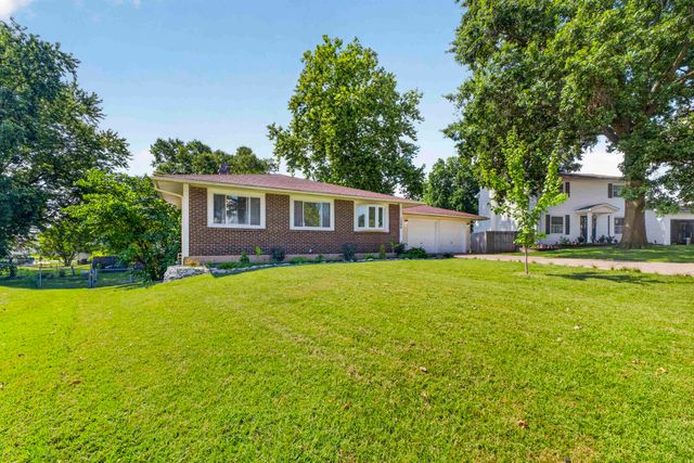 1346 BLUE RIDGE DR, St Peters, MO 63376