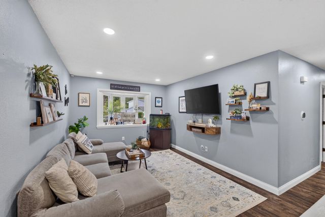 1346 BLUE RIDGE DR, St Peters, MO 63376
