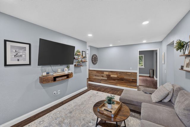1346 BLUE RIDGE DR, St Peters, MO 63376