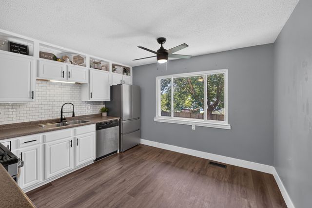 1346 BLUE RIDGE DR, St Peters, MO 63376