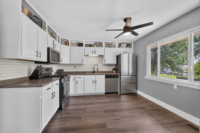 1346 BLUE RIDGE DR, St Peters, MO 63376