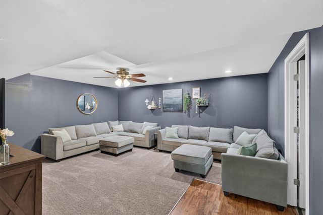 1346 BLUE RIDGE DR, St Peters, MO 63376