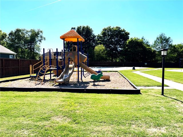 1799 N Buckley Drive, Fayetteville, AR 72701
