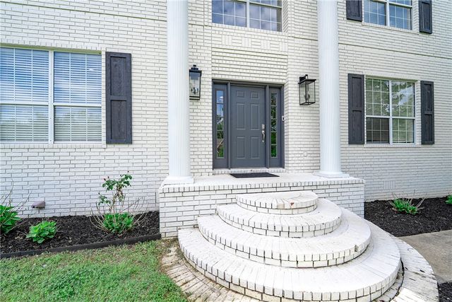 1799 N Buckley Drive, Fayetteville, AR 72701