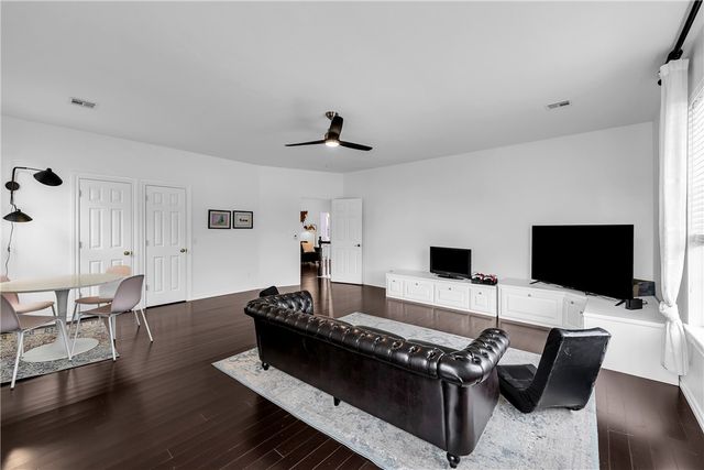 1799 N Buckley Drive, Fayetteville, AR 72701