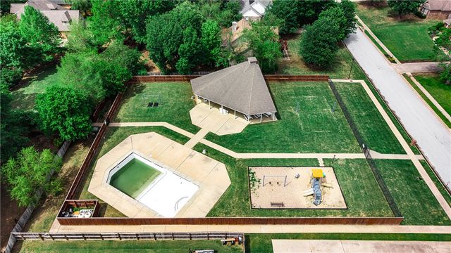 1799 N Buckley Drive, Fayetteville, AR 72701