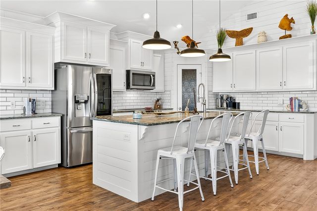 505 Paradise Pointe Dr, Port Aransas, TX 78373