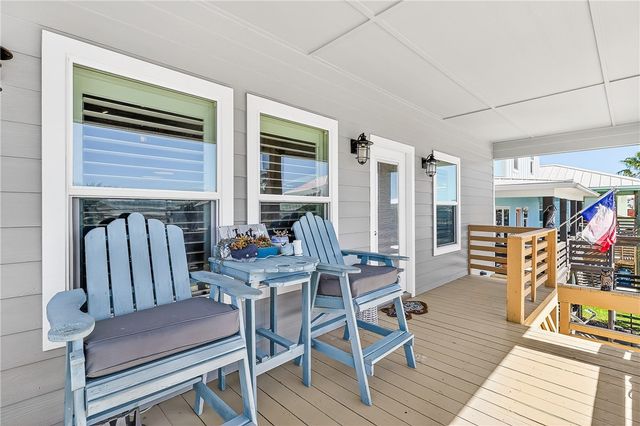 505 Paradise Pointe Dr, Port Aransas, TX 78373