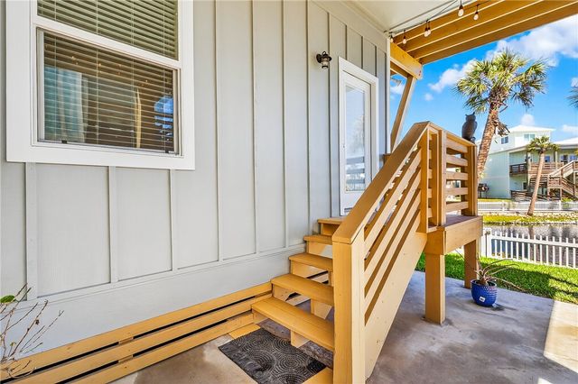 505 Paradise Pointe Dr, Port Aransas, TX 78373