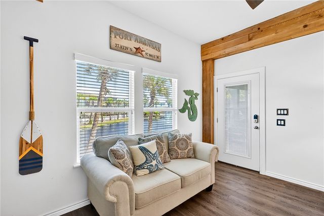 505 Paradise Pointe Dr, Port Aransas, TX 78373