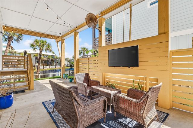 505 Paradise Pointe Dr, Port Aransas, TX 78373