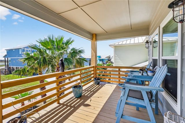 505 Paradise Pointe Dr, Port Aransas, TX 78373