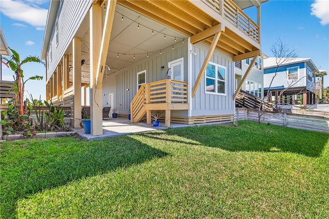 505 Paradise Pointe Dr, Port Aransas, TX 78373