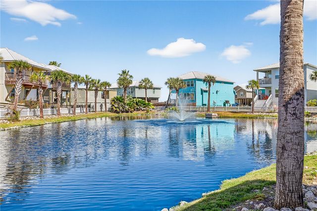 505 Paradise Pointe Dr, Port Aransas, TX 78373