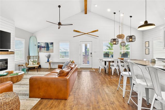 505 Paradise Pointe Dr, Port Aransas, TX 78373