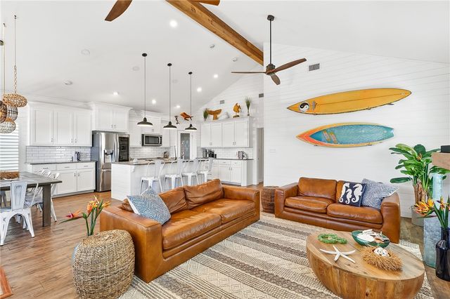 505 Paradise Pointe Dr, Port Aransas, TX 78373