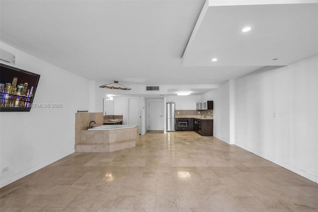 2301 Collins Ave 621, Miami Beach, FL 33139