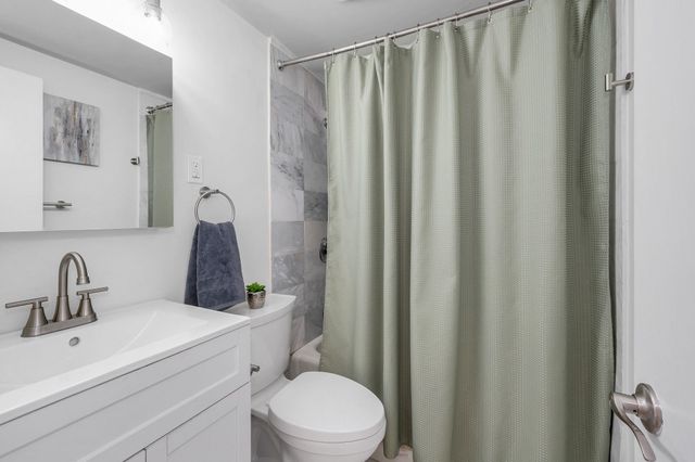 13 Cedar St, Chelmsford, MA 01863