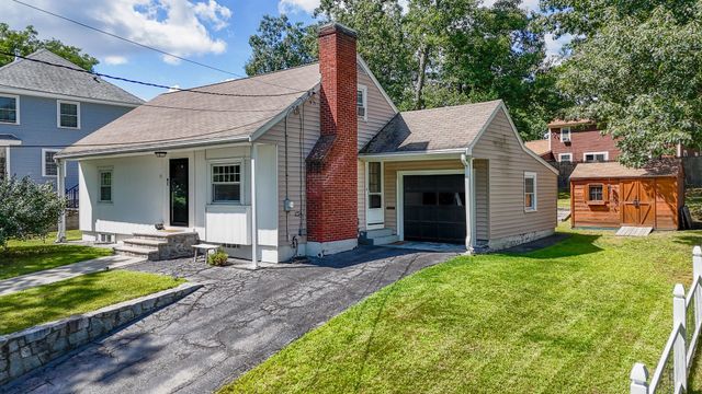 13 Cedar St, Chelmsford, MA 01863