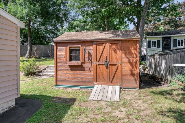 13 Cedar St, Chelmsford, MA 01863