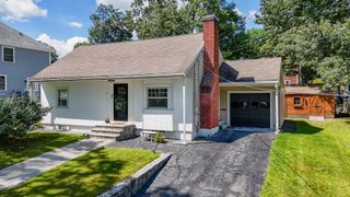 13 Cedar St, Chelmsford, MA 01863